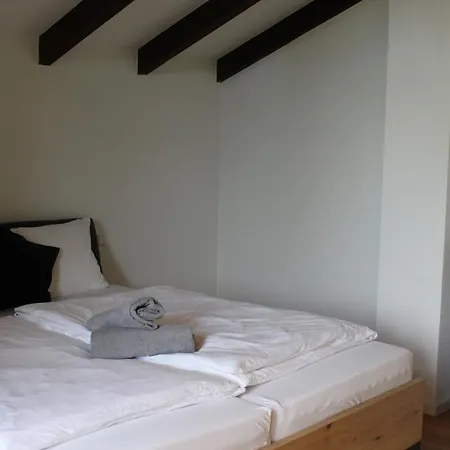 Mit Eigenem Garten Und Terrasse